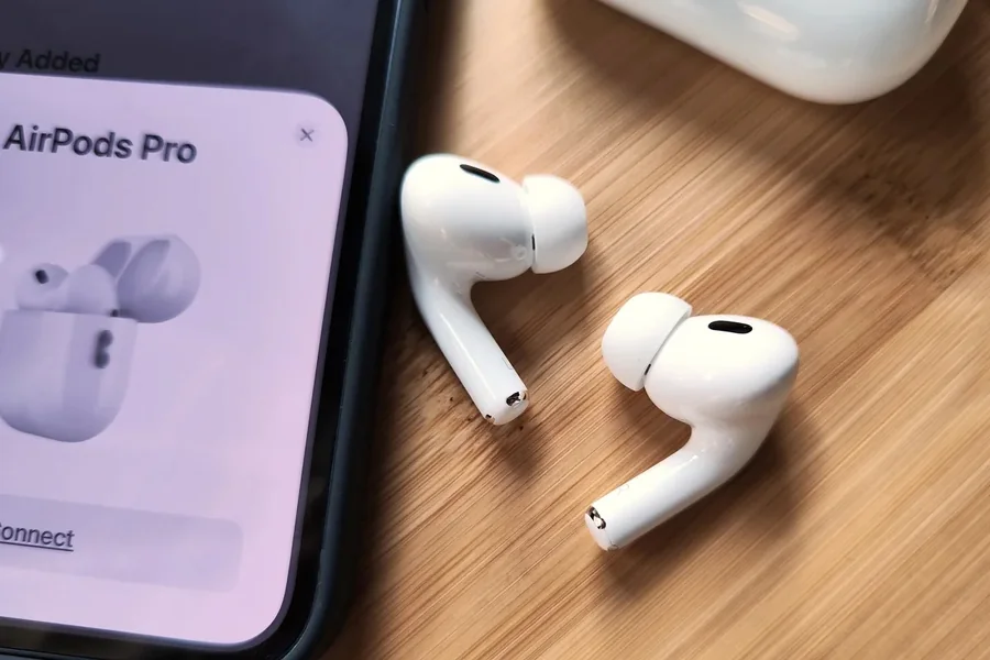 why do my airpods keep disconnecting