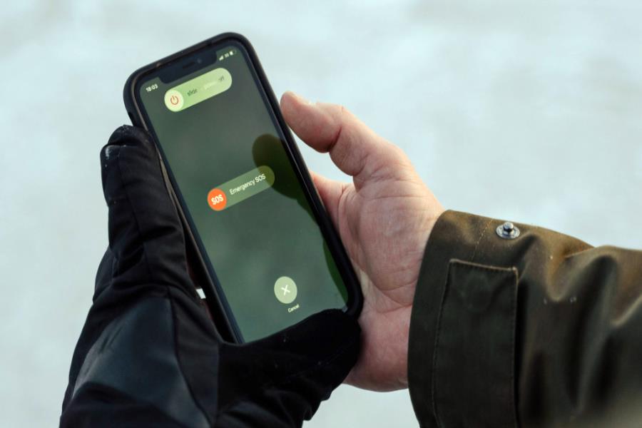 Why Is My Phone In SOS Mode? Here’s What’s Actually Going On